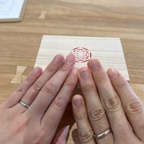 【出雲結(いずもゆい)の口コミ】 シンプルで指の輪郭に合った滑らかなデザインに惹かれました。また、プラ…