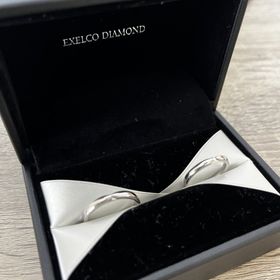 【エクセルコダイヤモンド(EXELCO DIAMOND)の口コミ】 シンプルなデザイン、素材はプラチナで身に付けやすいと思います。
色々と…