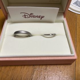 【ケイウノ ブライダル(K.UNO BRIDAL)の口コミ】 ディズニーが好きなので、内側にディズニー柄を含む刻印をいれました。デ…