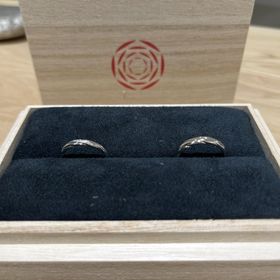 【出雲結(いずもゆい)の口コミ】 シンプルだけど、とても綺麗で長い間つけることができるデザインのプラチ…