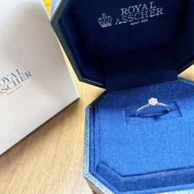 【ROYAL ASSCHER(ロイヤル・アッシャー)の口コミ】 ダイヤも然ることながら、つけ心地が試着した他のメーカーに比べても断然…