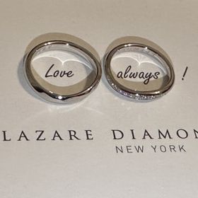 【ラザール ダイヤモンド(LAZARE DIAMOND)の口コミ】 指が綺麗に見える軽いウェーブになっていて付け心地もよい。指の太さが気…