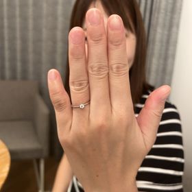 【銀座ダイヤモンドシライシの口コミ】 金額がお手頃で気軽に買うことができる。
エンゲージリングで行ったため、…