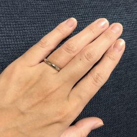 【4℃ BRIDAL(ヨンドシーブライダル)の口コミ】 【シンプル・プラチナ】
仕事中にも着用する予定だったため、あまり華美に…