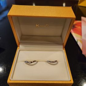 【ケイウノ ブライダル(K.UNO BRIDAL)の口コミ】 セミオーダーで外側や内側に刻印など入れられてオリジナルが出せ自分達だ…