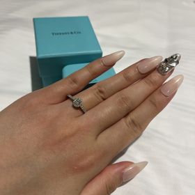 【ティファニー(Tiffany & Co.)の口コミ】 元々キラキラした物が好きなので、ダイヤがちりばめられたようなゴージャ…