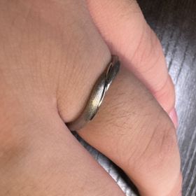 【ケイウノ ブライダル(K.UNO BRIDAL)の口コミ】 シンプルでねじりのデザインでオリジナル感を出してもらいました。指輪の…