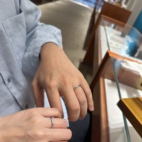 【銀座ダイヤモンドシライシの口コミ】 婚約指輪をこちらのダイヤモンドシライシさんのブライトボヤージュをいた…