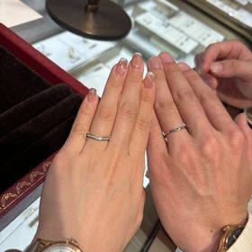【カルティエ(Cartier)の口コミ】 緩やかなカーブが指を長く見せてくれます。また、ペアデザインで購入でき…