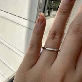 【俄(にわか)の口コミ】 プロポーズでもらった婚約指輪に合うものを探し、
「購入するだろう」と意…