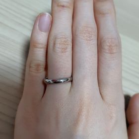 【銀座ダイヤモンドシライシの口コミ】 アノリューは、石ありだけでなく無しも選ぶことが出来ます。価格も他の指…