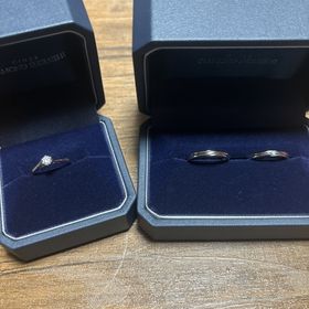 【銀座ダイヤモンドシライシの口コミ】 洗練されたダイヤモンドの輝きとデザイン性溢れるリングは、他のブランド…