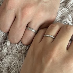 【ラザール ダイヤモンド(LAZARE DIAMOND)の口コミ】 プラチナを使用していることはもちろん、デザイン性にも優れています。女…