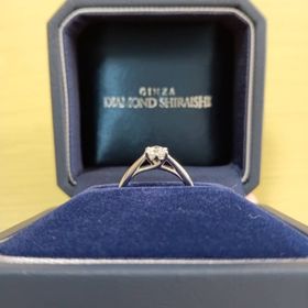 【銀座ダイヤモンドシライシの口コミ】 シンプルな一粒ダイヤの指輪を希望していました。その中でも、爪が6本でダ…