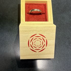 【出雲結(いずもゆい)の口コミ】 男物の結婚指輪は他のブランドともにあまり大きな違いがなく、シンプルな…