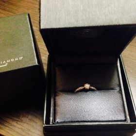 【ラザール ダイヤモンド(LAZARE DIAMOND)の口コミ】 購入する際、ダイヤモンドの質が良いものを希望しておりました。夫が見つ…