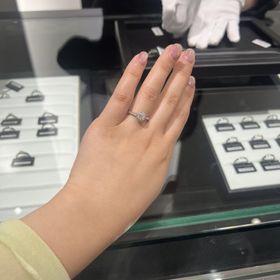 【ラザール ダイヤモンド(LAZARE DIAMOND)の口コミ】 ３６０度どこからみてもきらきら輝きがあってラザールダイヤモンドさんの…