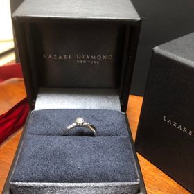 【ラザール ダイヤモンド(LAZARE DIAMOND)の口コミ】 しっかりとしたウェーブ感で、指にフィットしてつけ心地は抜群です。指が…