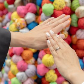 【ケイウノ ブライダル(K.UNO BRIDAL)の口コミ】 指輪のデザインは、妻と一緒に決めました。外側のデザインは新郎は凄くシ…