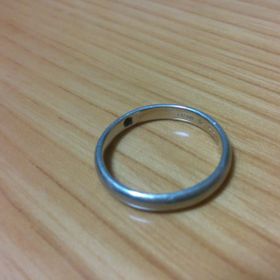 【ギンザタナカブライダル(GINZA TANAKA BRIDAL)の口コミ】 長く使っていても飽きがこない、年を重ねた手でも似合うシンプルなデザイ…