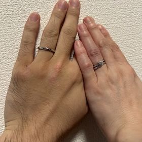 【銀座ダイヤモンドシライシの口コミ】 プラチナ素材でダイヤモンドがとても綺麗につけられています。
デザインが…