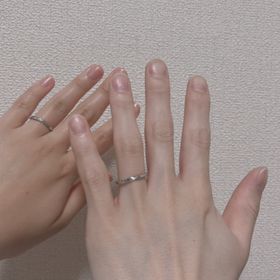 【4℃ BRIDAL(ヨンドシーブライダル)の口コミ】 太すぎず、細すぎず着用しやすいデザインです！
サイズも0.5号まで微調整…