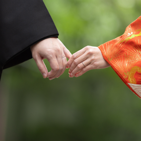 【ケイウノ ブライダル(K.UNO BRIDAL)の口コミ】 シンプルなものを探していろいろ見させていただきましたが、
2つを合わせ…