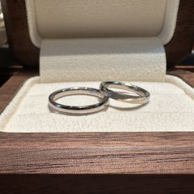 【TANZO.(鍛造指輪)の口コミ】 ホワイトゴールドで重厚感がありつつも、金線や和紙加工で可愛さを追加し…