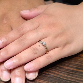 【AMATSU(アマツ)の口コミ】 2色の綺麗なグラデーションのS字リングで一目惚れして選びました！テーマ…