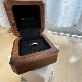 【TANZO.(鍛造指輪)の口コミ】 純金のみで作っていただきました。マット調に斜めに傷をつけて、シンプル…
