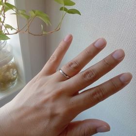 【Disney The Little Mermaid（ディズニー リトル・マーメイド）の口コミ】 リングの表面が細かくカットされていて、キラキラと輝いています。水面の…