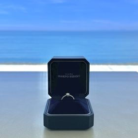 【銀座ダイヤモンドシライシの口コミ】 デザインがゴージャスで指が綺麗にみえる
デザインが豊富
角度によって光…