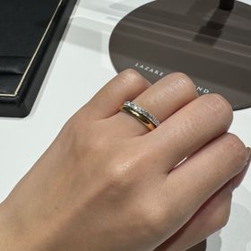 【ラザール ダイヤモンド(LAZARE DIAMOND)の口コミ】 婚約指輪も毎日つけたいと思っており、フルエタニティリングで探していた…