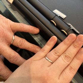 【エクセルコダイヤモンド(EXELCO DIAMOND)の口コミ】 夫婦ともにS字のデザインを希望していたのですが、S字でも多くのデザイン…