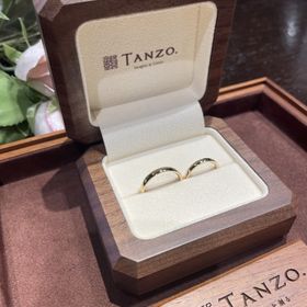 【TANZO.(鍛造指輪)の口コミ】 何年経っても流行に左右されないデザインで見てて飽きません。
フィット感…