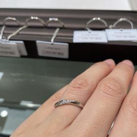 【アイプリモ(I-PRIMO)の口コミ】 ウェーブのデザインが可愛くて良いなと思いました！
男性用の指輪も、女性…