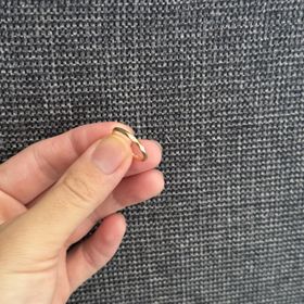 【MACHERIE(マシェリ)】の口コミ デザインが他にあまりないもので気に入りました。
ダイヤの部分も綺麗に見...