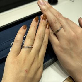 【4℃ BRIDAL(ヨンドシーブライダル)の口コミ】 価格帯がどれもお手頃で、値段を気にせず気に入ったデザインで選べる点が…