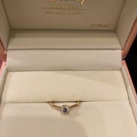 【ケイウノ ブライダル(K.UNO BRIDAL)の口コミ】 ジャスミンのデザインがシンプルでとてもかわいい
シンプルなデザインなだ…