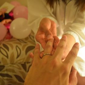 【エクセルコダイヤモンド(EXELCO DIAMOND)の口コミ】 中央に飾られたブラックダイヤモンドが渋く、角度によってはカラッと煌め…