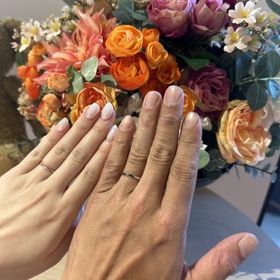 【AMOUR AMULET(アムール・アミュレット)の口コミ】 シンプルなデザインで煌びやか、カットのデザインが特徴的なところが決め…