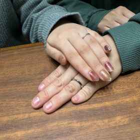 【4℃ BRIDAL(ヨンドシーブライダル)の口コミ】 ウェーブ型の結婚指輪は4℃ブライダル発祥とのことで、いくつか試着させて…