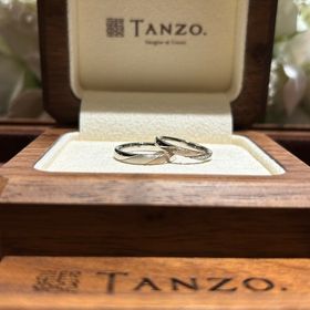 【TANZO.(鍛造指輪)の口コミ】 付け心地が良く、デザインが可愛いです。二人の指輪をお揃いのデザインに…
