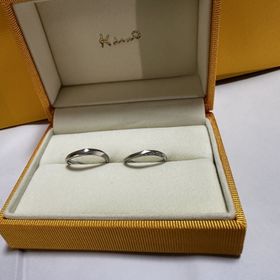 【ケイウノ ブライダル(K.UNO BRIDAL)の口コミ】 ・デザイン
マット加工が気に入っているので、加工が映えるデザインを選び…