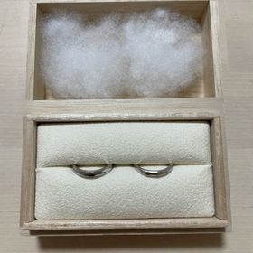 【atelier CraM(アトリエ クラム)の口コミ】 槌目模様をお揃いにし、一方はミルグレインを上下に入れてもらっています…