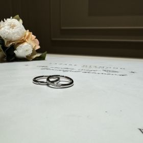 【ラザール ダイヤモンド(LAZARE DIAMOND)の口コミ】 シンプルなデザインで探していましたが
シンプルな上に、ダイヤを七色さを…