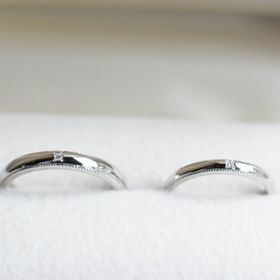【CRAFY(クラフィ)の口コミ】 2人だけの指輪がよかったので、内側に重ねると絵になる刻印を入れました。…