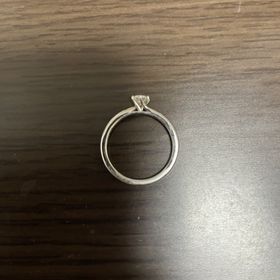 【アイプリモ(I-PRIMO)の口コミ】 爪の形がダイヤが綺麗に見えるものを提案してもらいました。指輪のリング…