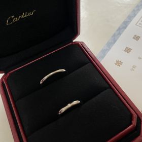 【カルティエ(Cartier)の口コミ】 指輪は主人のも私のもホワイトゴールドで、主人は王道のシンプル、私のは…