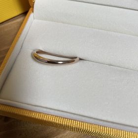 【ケイウノ ブライダル(K.UNO BRIDAL)の口コミ】 淡いピンクゴールドで肌に馴染みやすいです。ウェーブもついており肌にフ…